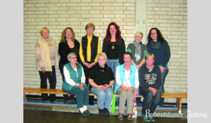 Der Vorstand des TV Sickenhofen: Aus dem Kreis der designierten Vorstandsmitglieder wurden Ingrid Altmann und Karola Trippel (vorne) sowie Belinda Jacob und Alexandra Hilzinger (nicht anwesend) verabschiedet. Die Geschicke weiterhin leiten (hinten, von links): Ursula Reining (Rechnerin) Julia Hennig (2. Vorsitzende) Hanna Cordier (1. Vorsitzende, Daniela Mehonic (Schriftführerin), Dagmar Bartusch (Jugendleiterin) und Gerlinde Mohr (Pressewartin / vorne links).