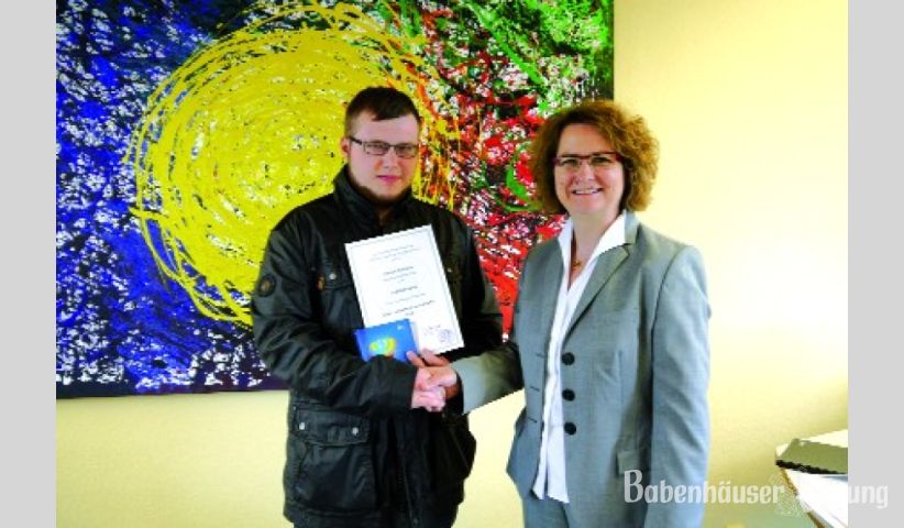 Hendrik Cwielong und Christina Martini-Appel, die Schulleiterin der Bachgauschule.
