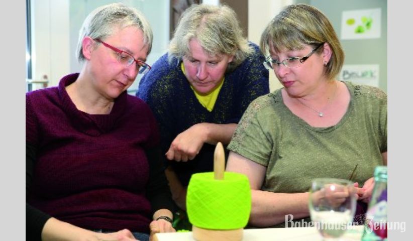 „Stricklieseln“ treffen sich zur ersten Stricknacht in Schaafheim. Der Austausch über das Hobby steht dabei im Vordergrund.