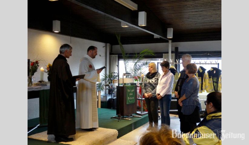 Der evangelische Dekan Joachim Meyer (li.) und der katholische Dekan Christian Rauch bei der Beauftragung.