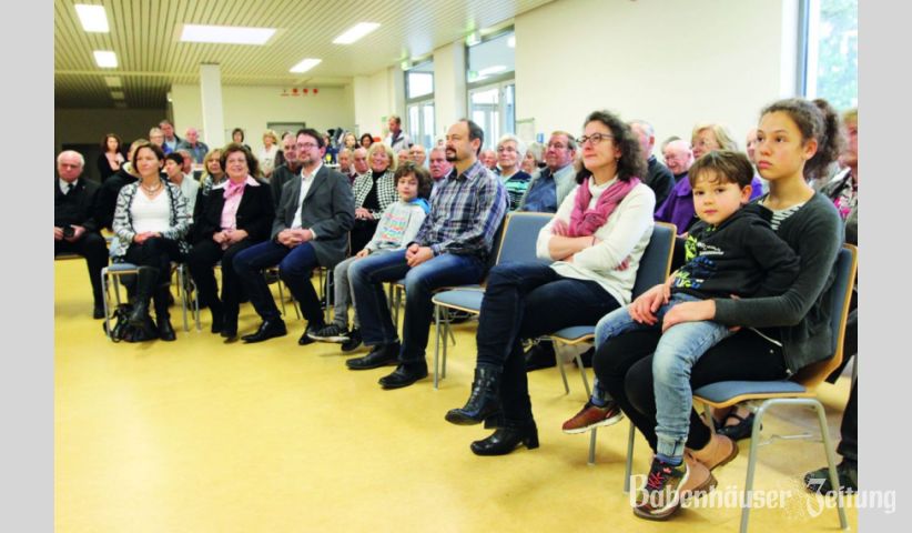 Zur Feierstunde anl&auml;sslich der Namensgebung f&uuml;r die &bdquo;Eckehard-Colmar-Sporthalle&ldquo; war die Familie von Eckehard Colmar fast vollz&auml;hlig erschienen.
