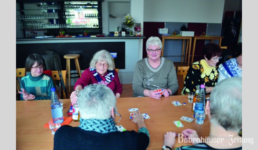 Alice Sauer gr&uuml;ndete vor acht Jahren den Kaffeeklatsch, der sich regelm&auml;&szlig;ig im Clubraum der TV-Halle trifft.