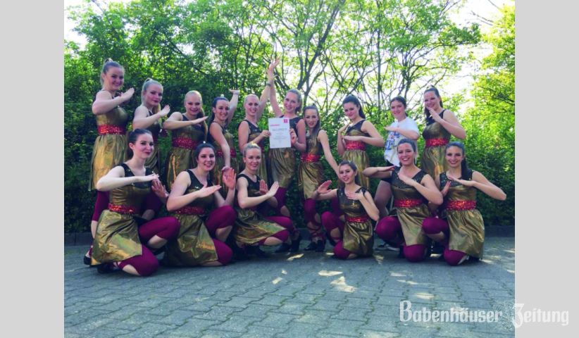 Die Gruppe AkzepTanz Presence unter Leitung von Kerstin Bludau und Jana Doppler zeigten ihren Showtanz &bdquo;Quer durch Asien&ldquo;, welcher mit der Kategorie &bdquo;Sehr gut&ldquo; bewertet wurde.