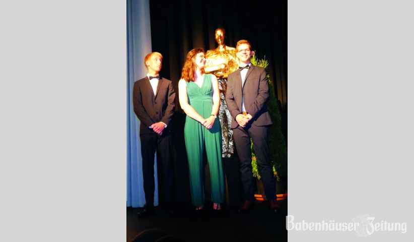 Die drei Besten der Bachgauschule (v.l.): Rasmus Patton, Val&eacute;rie Rolke und Ole Limbach.