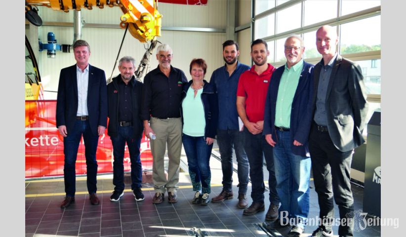 Eröffnungsfeier in Babenhausen (von links): Robert Köstler (Geschäftsführer GTÜ), Dirk Opfer (GTÜ Gebietsbeauftragter für Hessen), Manfred Stoeckel, Anja Ott (Buchhaltung), Torben und Marvin Stoeckel, Reinhard Rupprecht, Axel Sprenger (Technischer Leiter GTÜ).