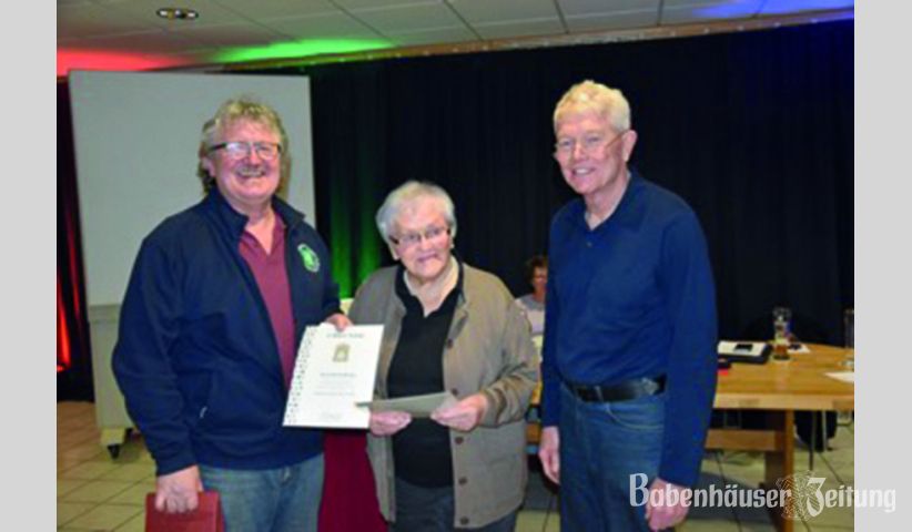 Ehrung f&uuml;r 40 Jahre Mitgliedschaft von Klaus Spaniol und f&uuml;r 50 Jahre Mitgliedschaft von Inge Grimm, durch Vorstandsmitglied Reinhard Ergang.