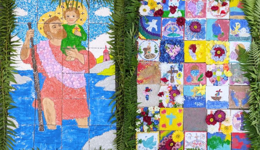Die &bdquo;Blumenteppiche&ldquo; der Fronleichnamsprozession wurden in diesem Jahr k&uuml;nstlerisch gestaltet. Der neue Name der Kirchengemeinde &bdquo;St. Christophorus&ldquo; stand hierbei Pate f&uuml;r den Altar vor dem Rathaus (links). Eine sch&ouml;ne Collage zierte den Altar vor der Bachgauschule (rechts).